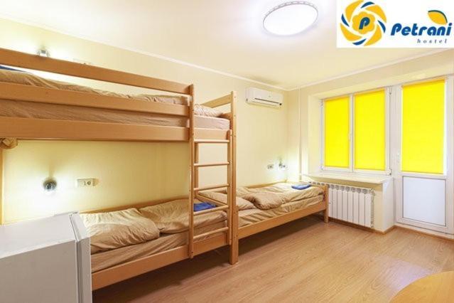 Petrani Hostel Kyiv Exterior photo